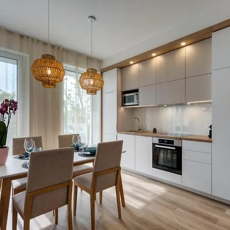 Loulou - * Balatonboglár