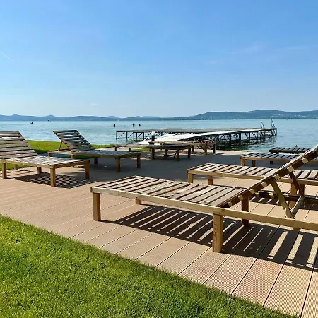 Loulou - アパート